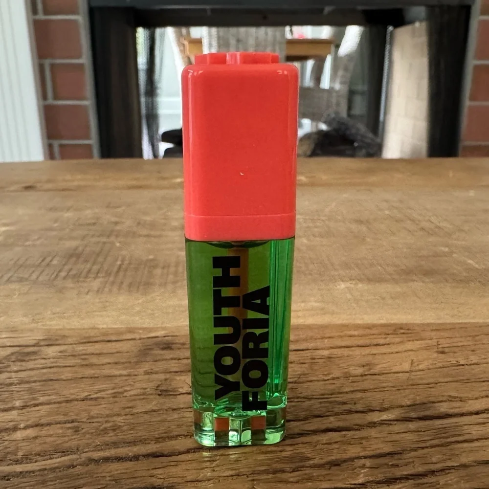 NEW IN BOX Youth Foria BYO Color Changing Blush Oil ~ Chemical Reaction 🥰